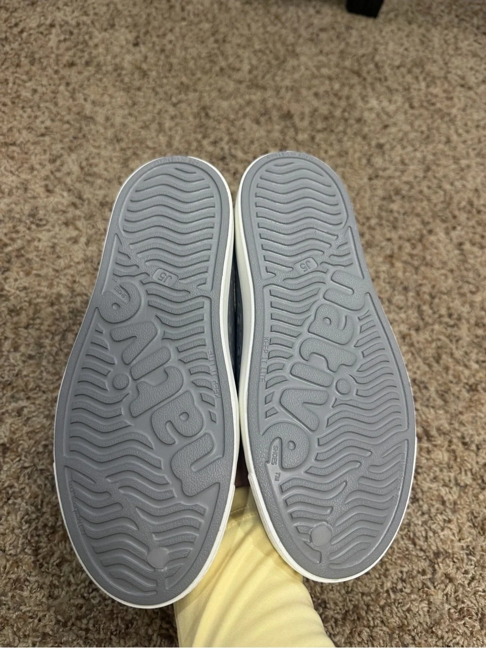 NWT Big Kid Size J5 Gray Natives